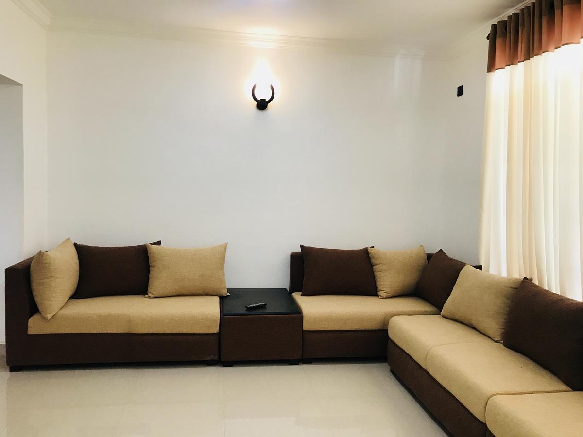 Hotel Royal White Tourist Rest Anuradhapura Zewnętrze zdjęcie