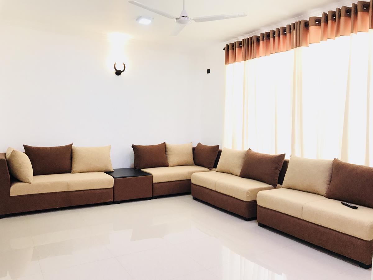 Hotel Royal White Tourist Rest Anuradhapura Zewnętrze zdjęcie
