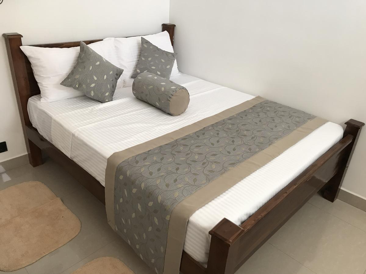 Hotel Royal White Tourist Rest Anuradhapura Zewnętrze zdjęcie