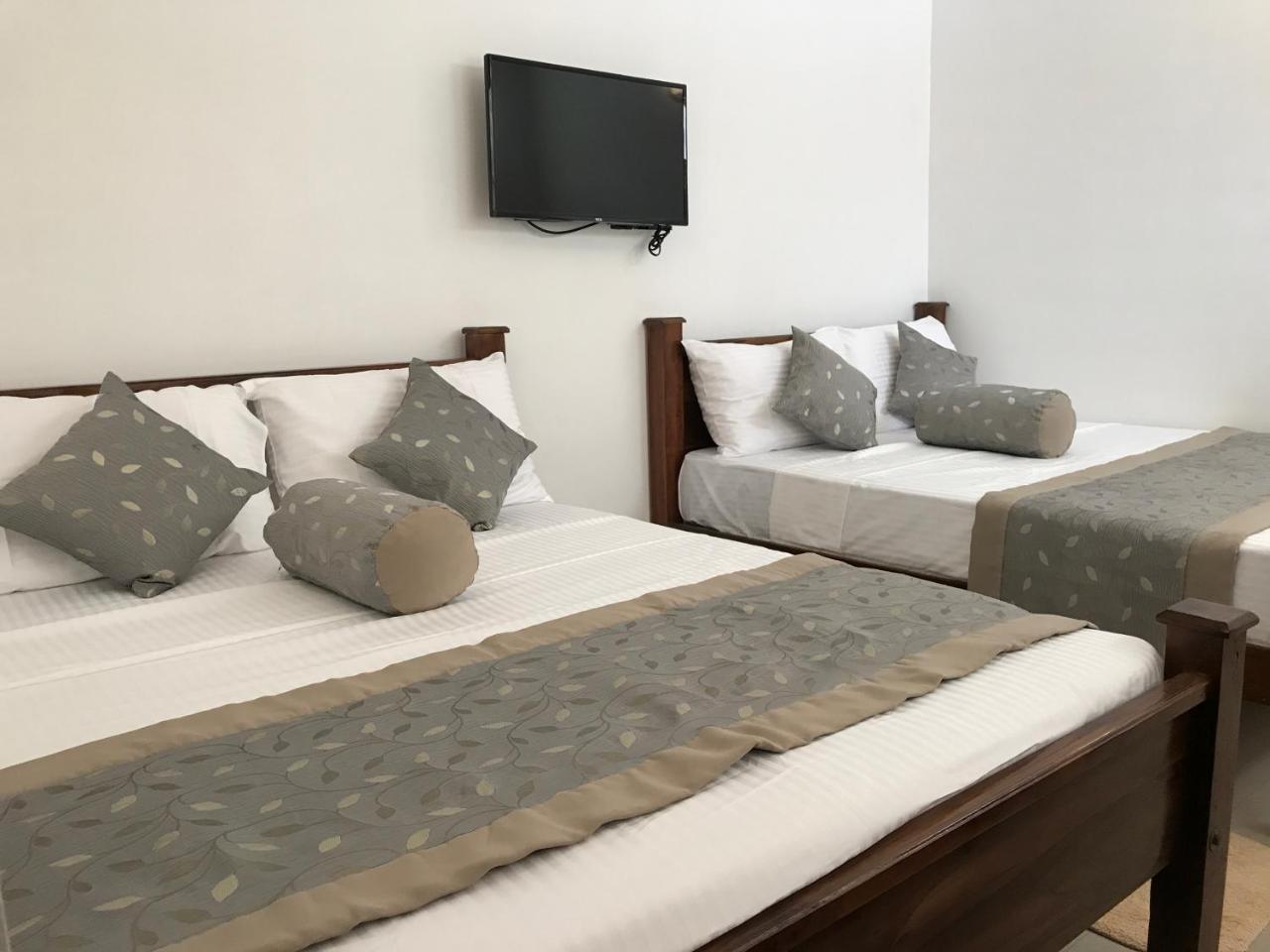 Hotel Royal White Tourist Rest Anuradhapura Zewnętrze zdjęcie