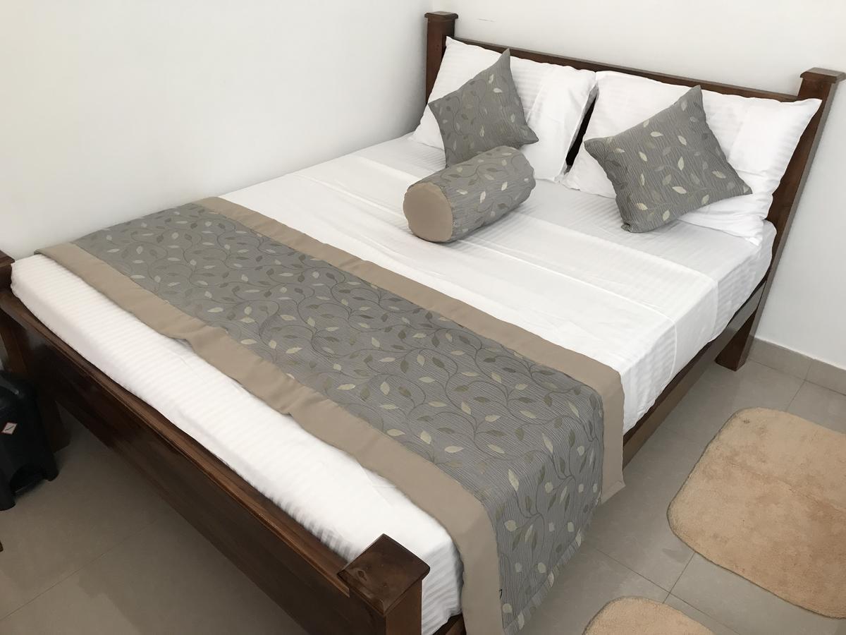 Hotel Royal White Tourist Rest Anuradhapura Zewnętrze zdjęcie
