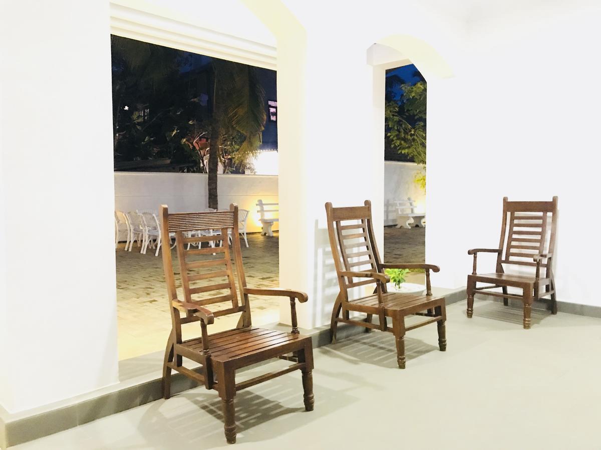 Hotel Royal White Tourist Rest Anuradhapura Zewnętrze zdjęcie